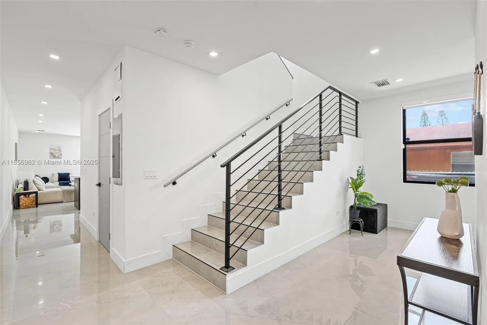 3617 SW 27th St, Miami FL 33133