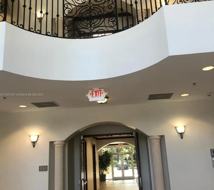 2893 Executive Park Dr # 302, Weston FL 33331