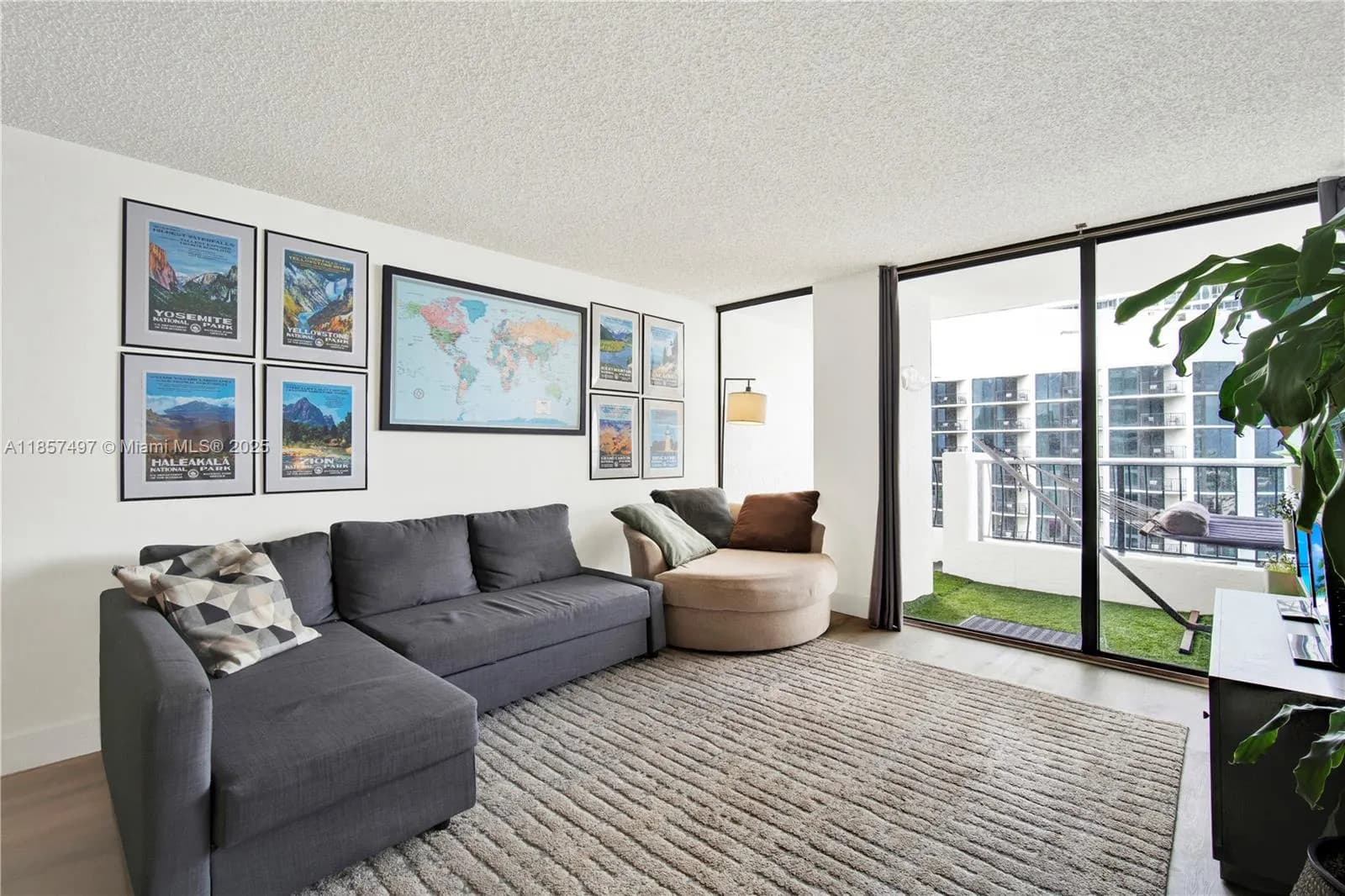 555 NE 15th St # 31E, Miami FL 33132