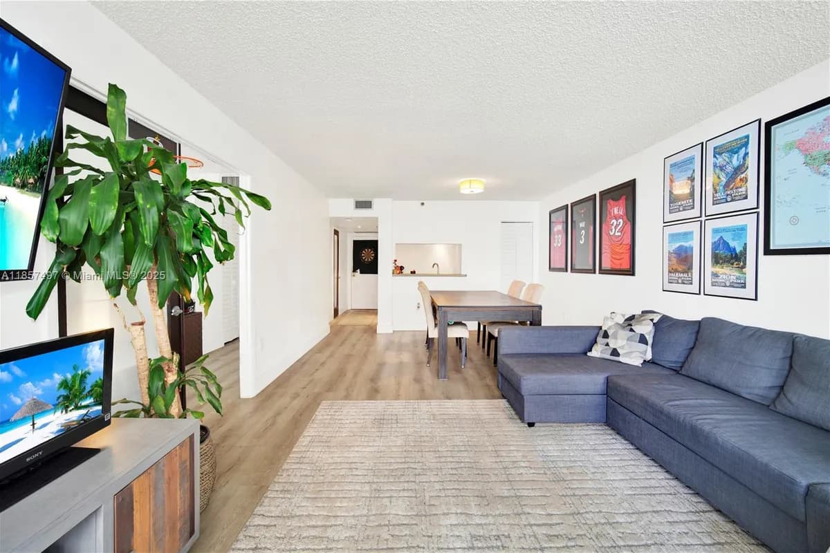 555 NE 15th St # 31E, Miami FL 33132