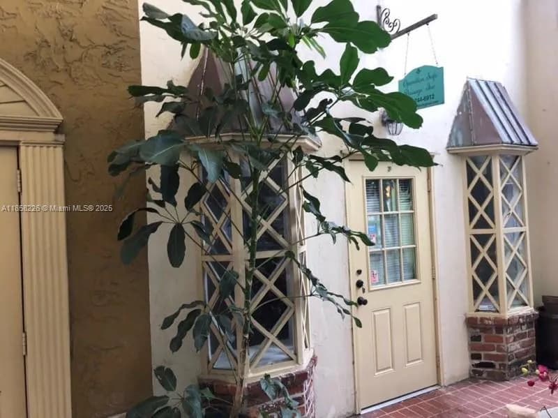 38 S Federal Hwy # 2, Dania Beach FL 33004