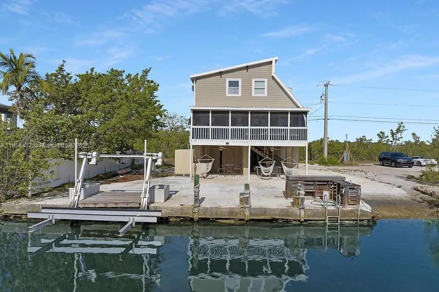 2 bedroom 2 bath for sale at 813 Hawksbill Ln, Sugarloaf FL 33042