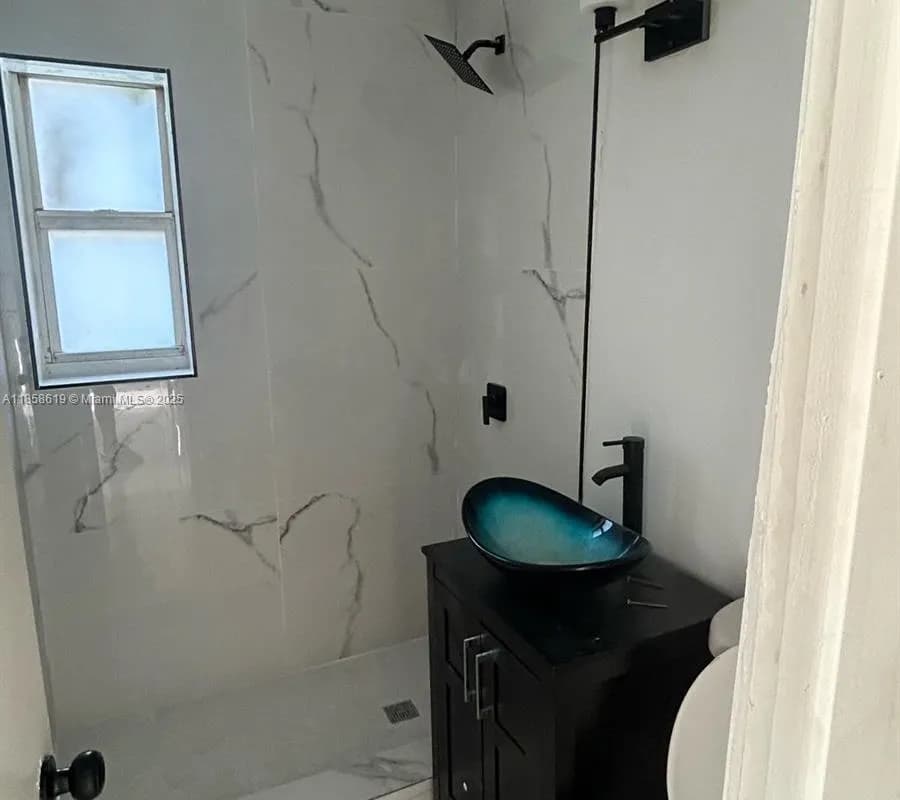 365 NW 188th St, Miami Gardens FL 33169