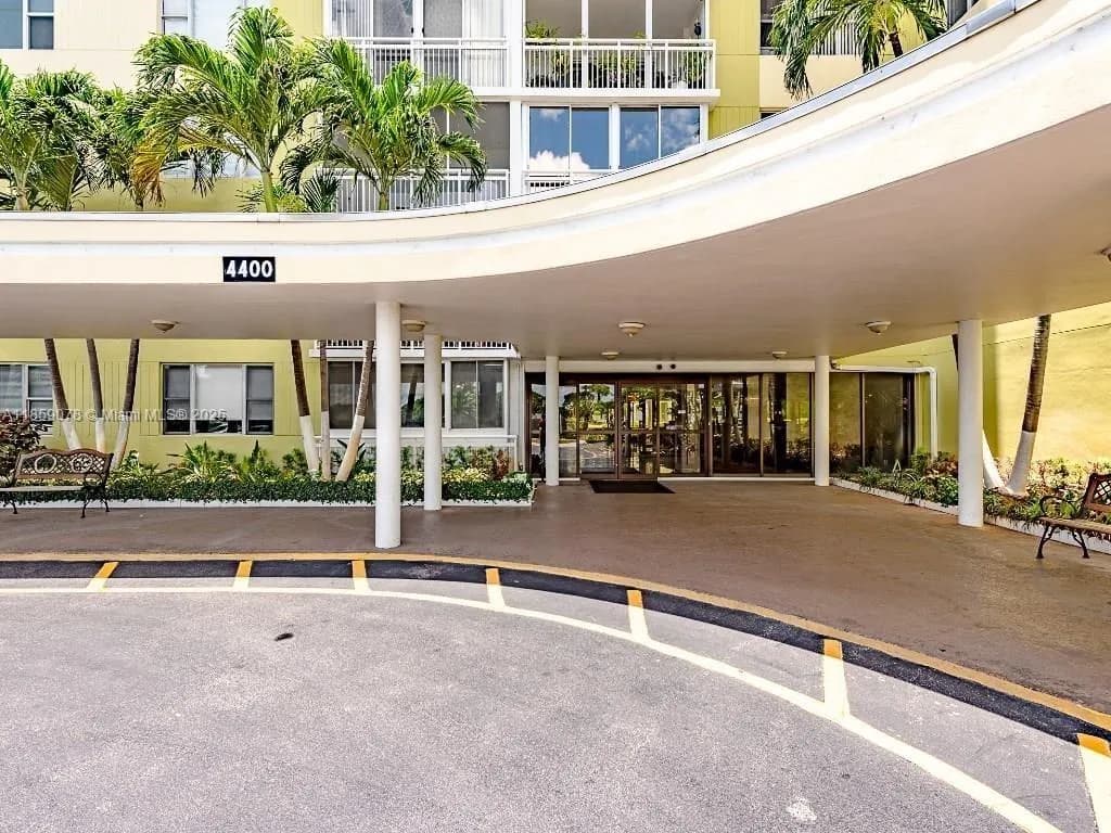 4400 Hillcrest Dr # 520C, Hollywood FL 33021