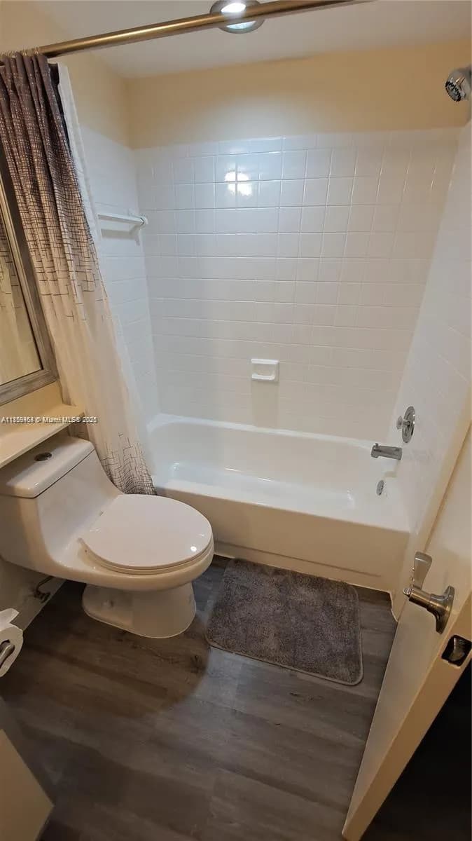 5672 Rock Island Rd # 242, Tamarac FL 33319