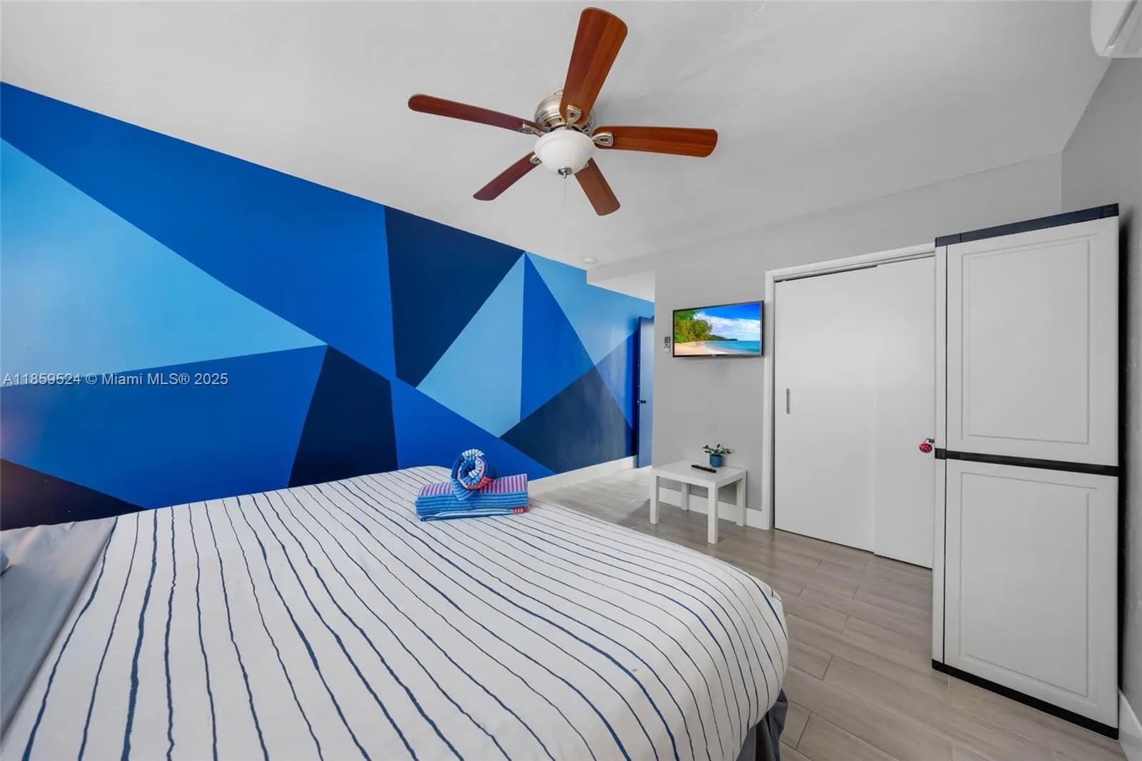 817 SW 12th St, Fort Lauderdale FL 33315