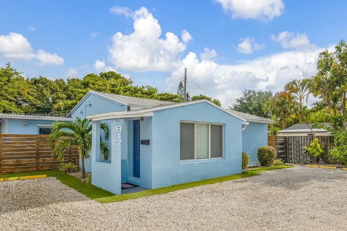 817 SW 12th St, Fort Lauderdale FL 33315