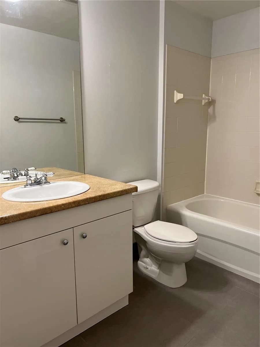 1919 Van Buren St # 818A, Hollywood FL 33020