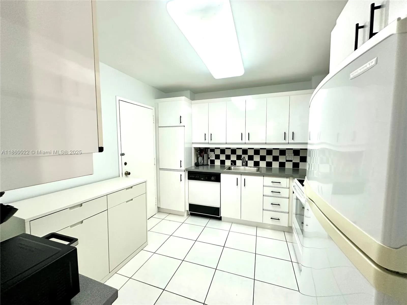 1950 S Ocean Dr # 7E, Hallandale Beach FL 33009