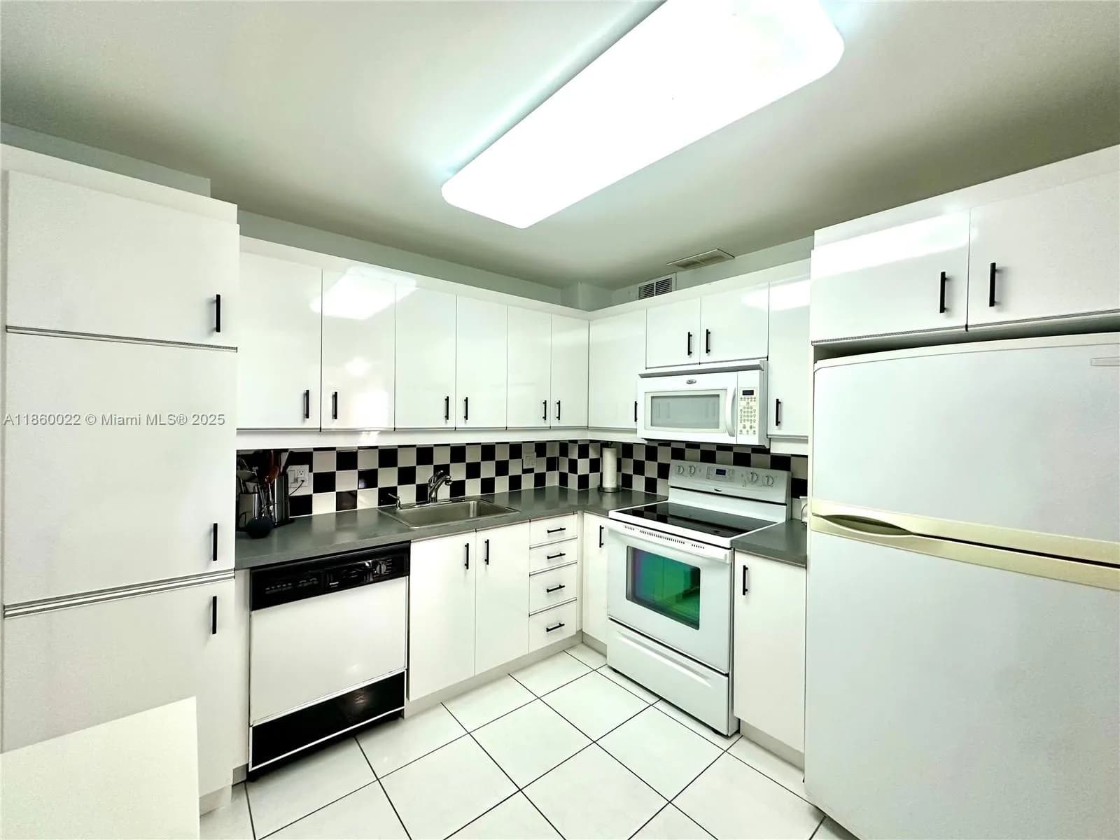 1950 S Ocean Dr # 7E, Hallandale Beach FL 33009