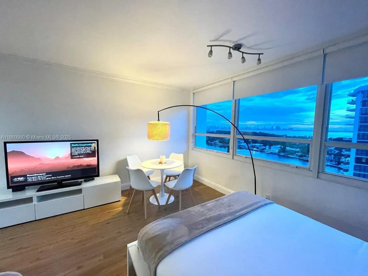 5445 Collins Ave, Miami Beach FL 33140