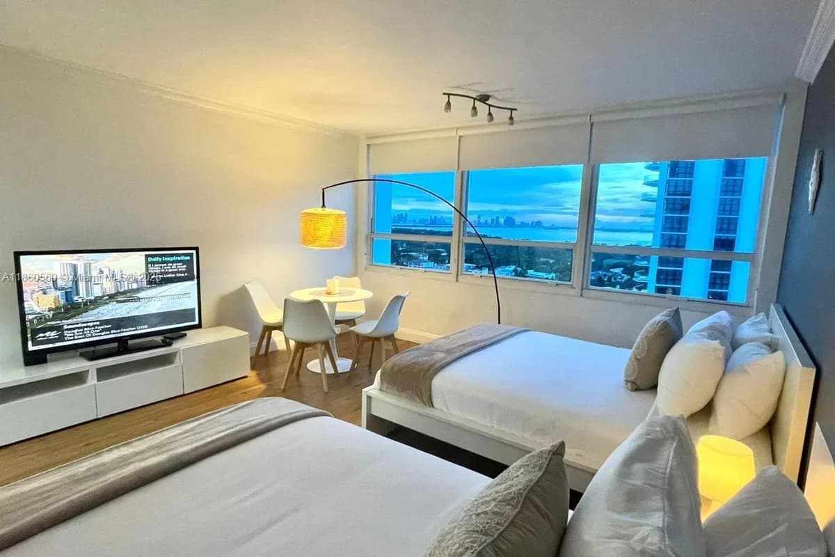 5445 Collins Ave, Miami Beach FL 33140