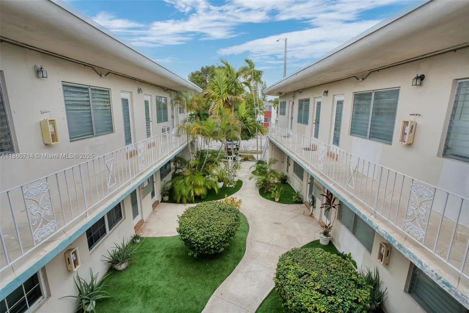 2072 NE 169th St # 10, North Miami Beach FL 33162