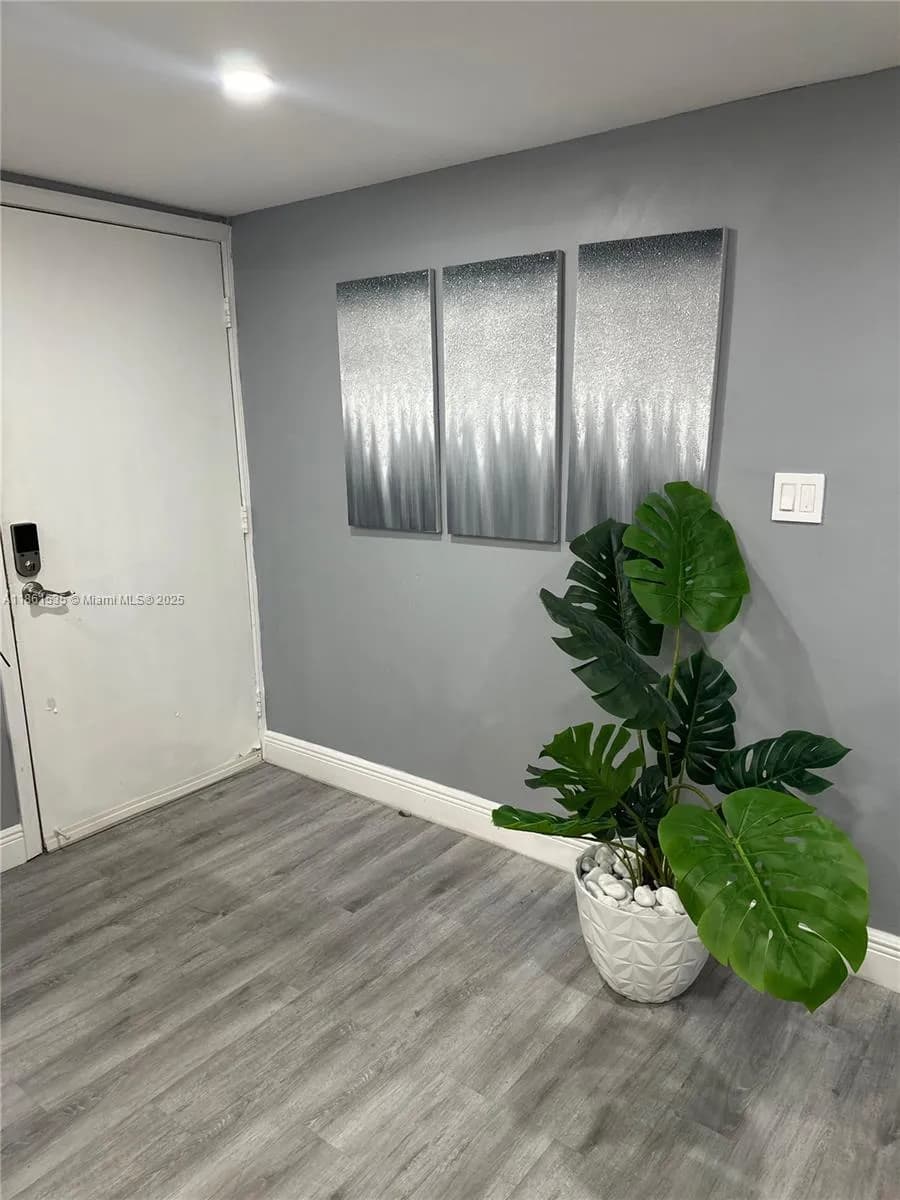 3930 Inverrary Blvd # 101D, Lauderhill FL 33319