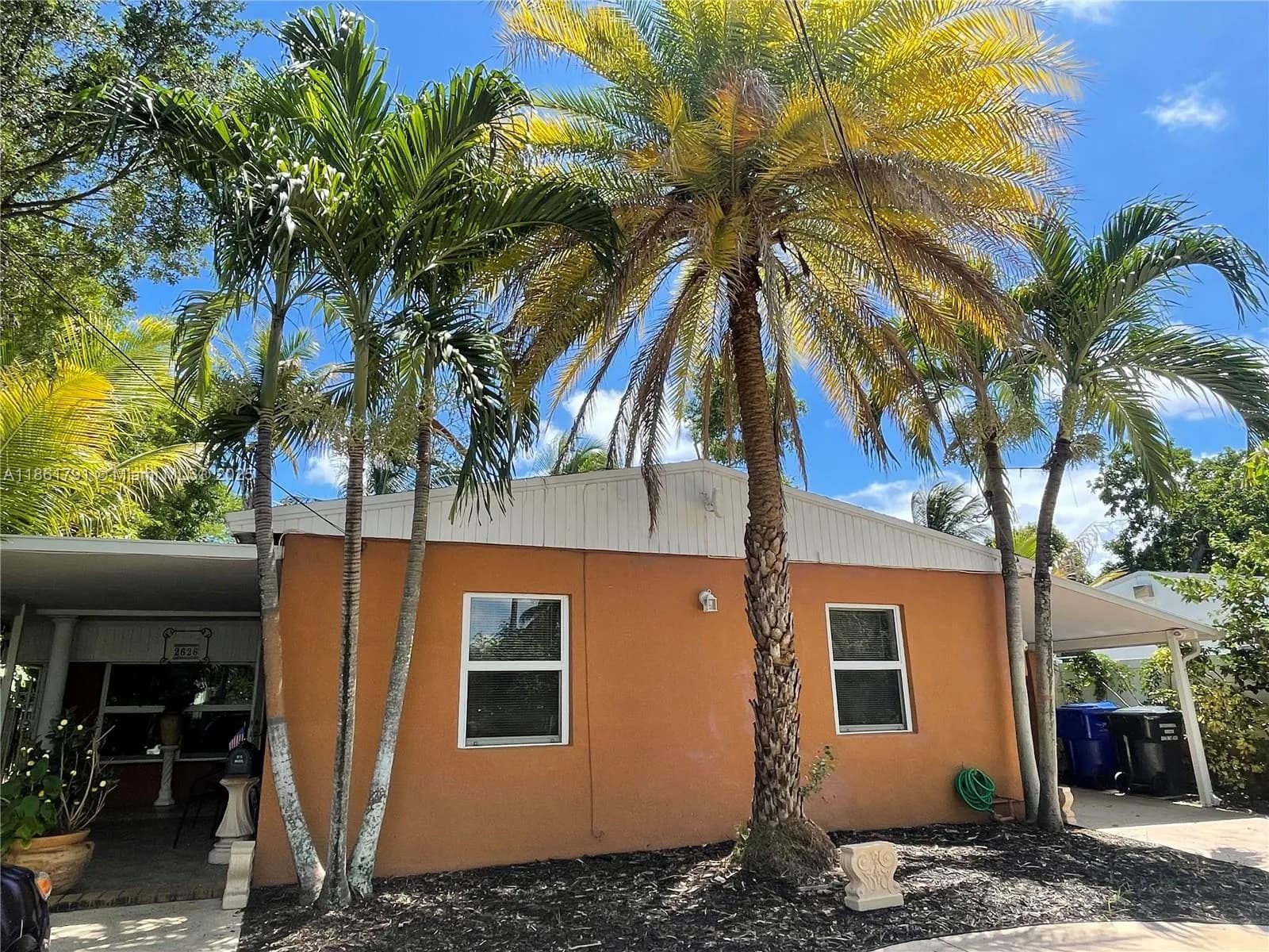 2626 Thomas St, Hollywood FL 33020