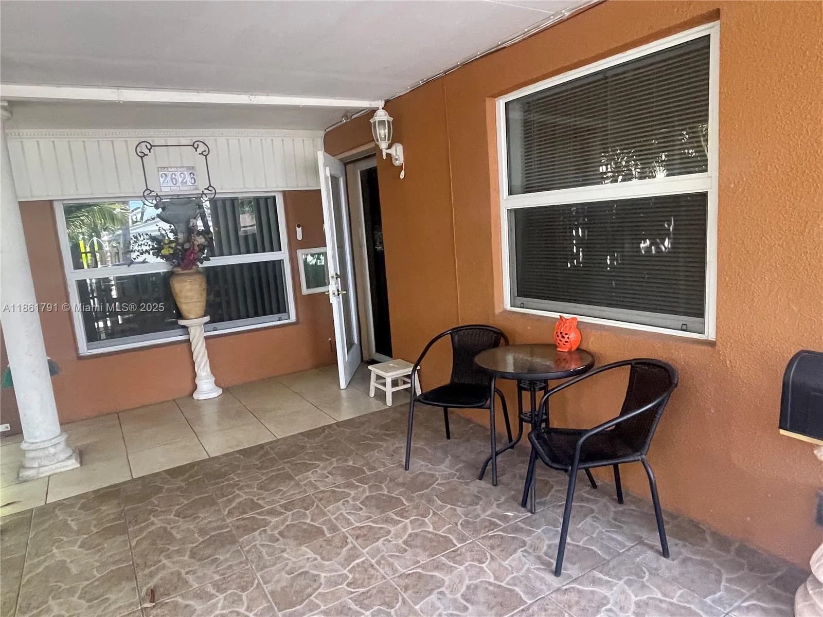 2626 Thomas St, Hollywood FL 33020