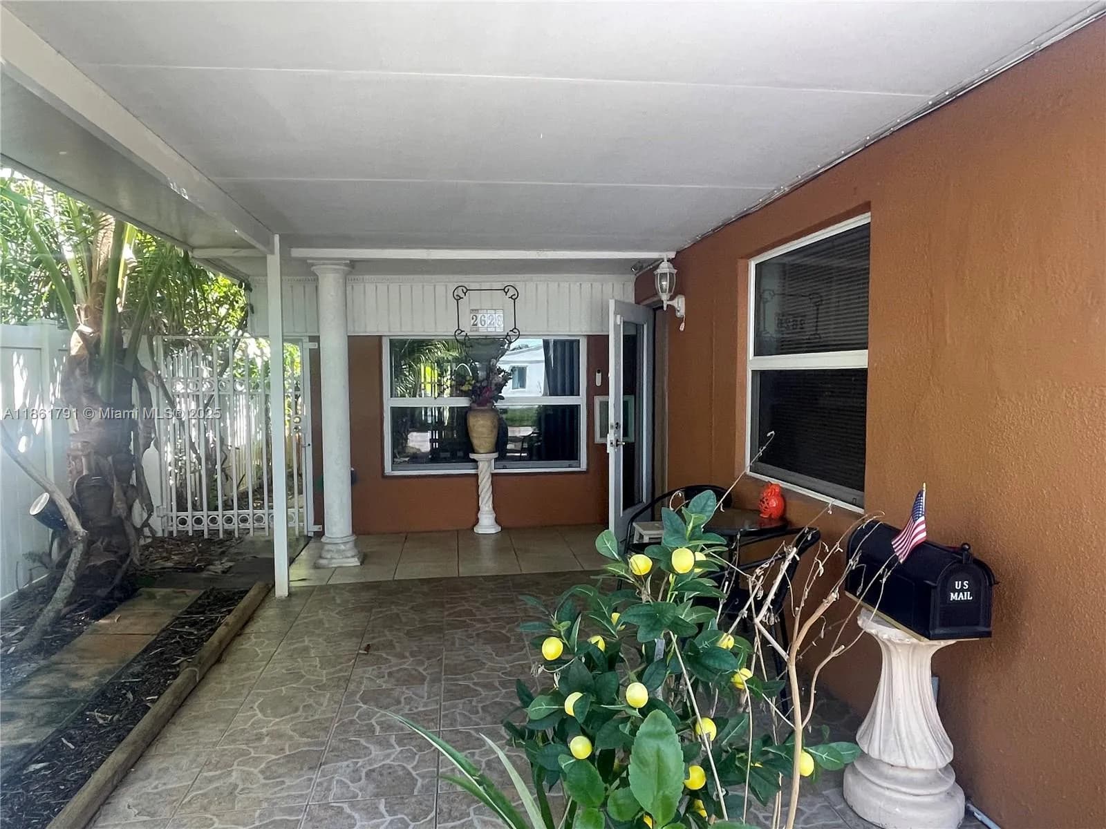 2626 Thomas St, Hollywood FL 33020