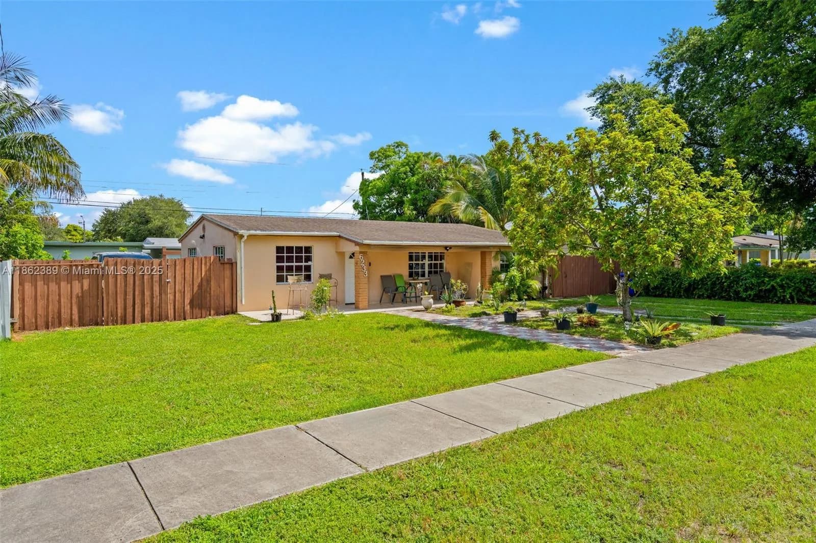 6233 Rodman St, Hollywood FL 33023