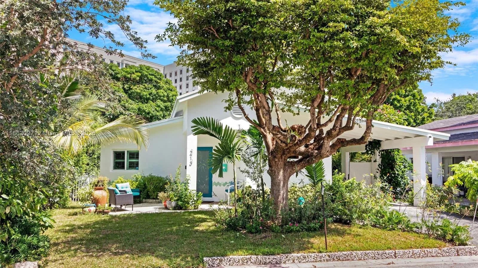 213 Florida Ave, Coral Gables FL 33133