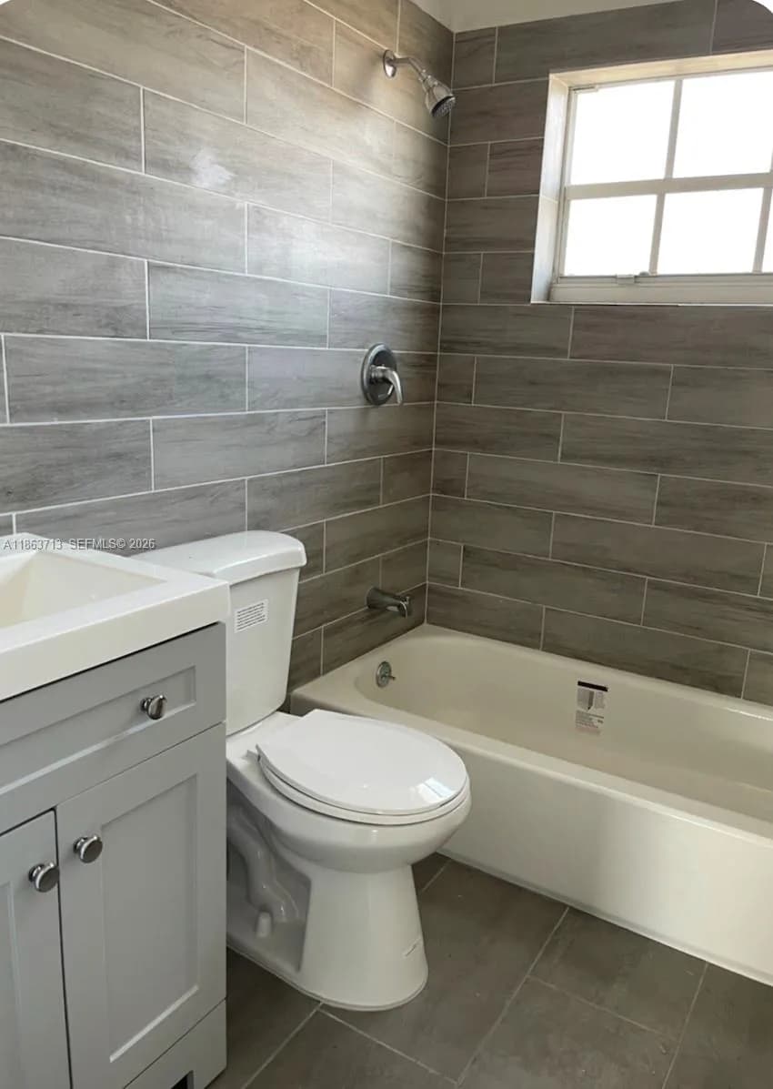 3621 NE 1st Ter, Oakland Park FL 33334