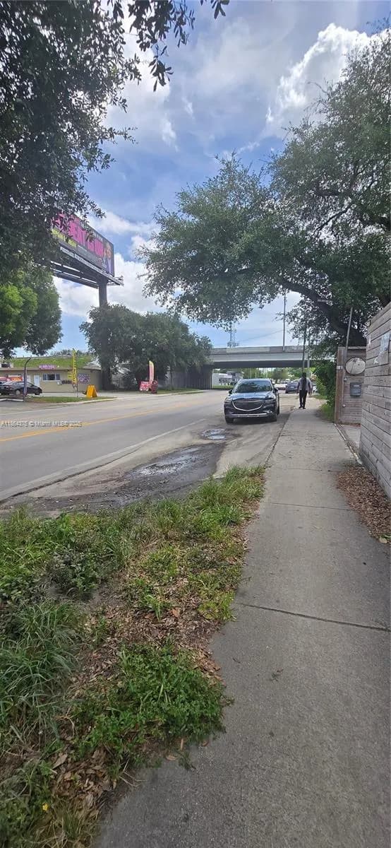 6260 Johnson St, Hollywood FL 33024