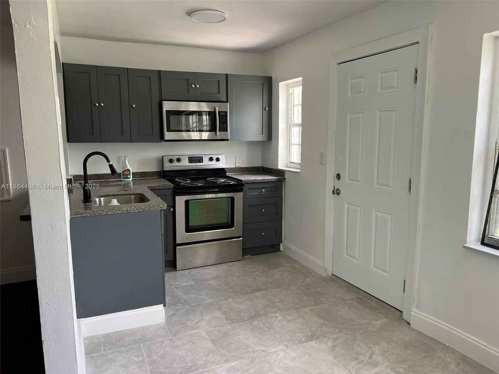 802 S 24th Ave, Hollywood FL 33020