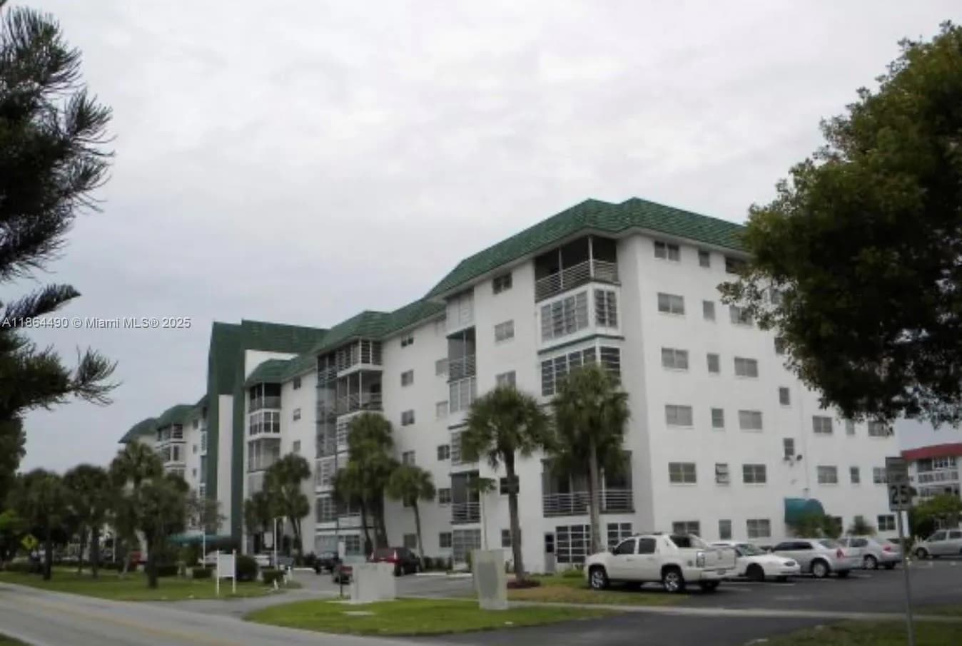 4751 NW 21st St # 611, Lauderhill FL 33313