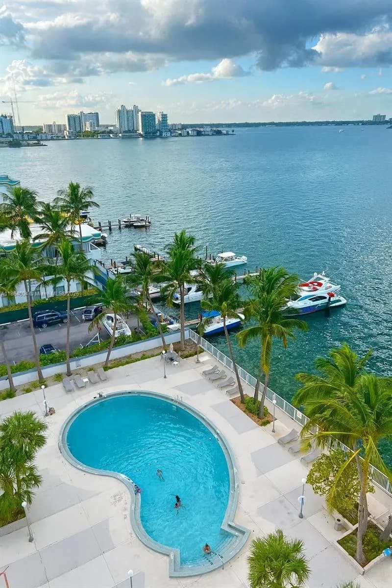 1865 79th St Cswy # 10H, North Bay Village FL 33141