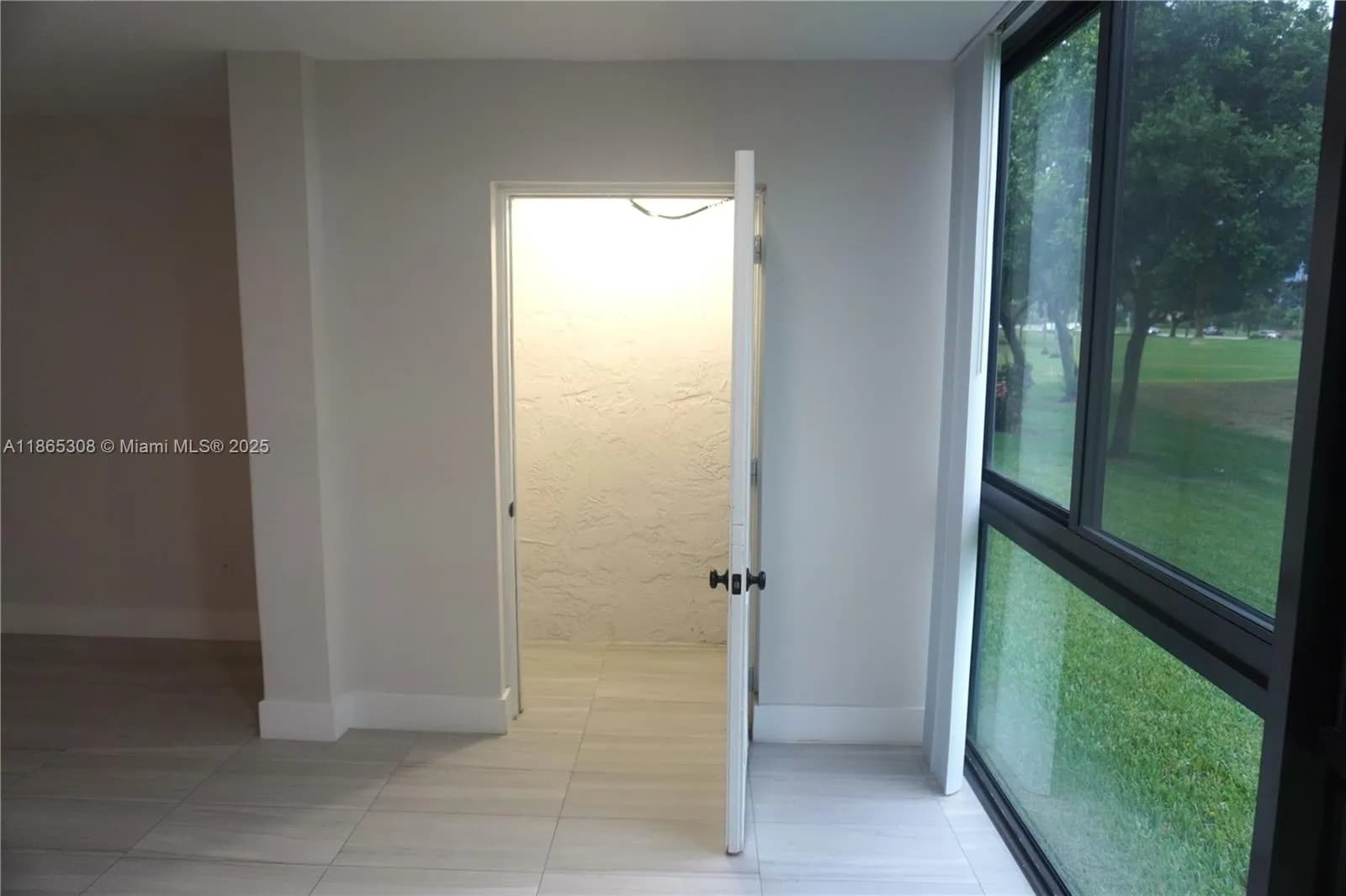 7350 NW 18th St # 104, Margate FL 33063