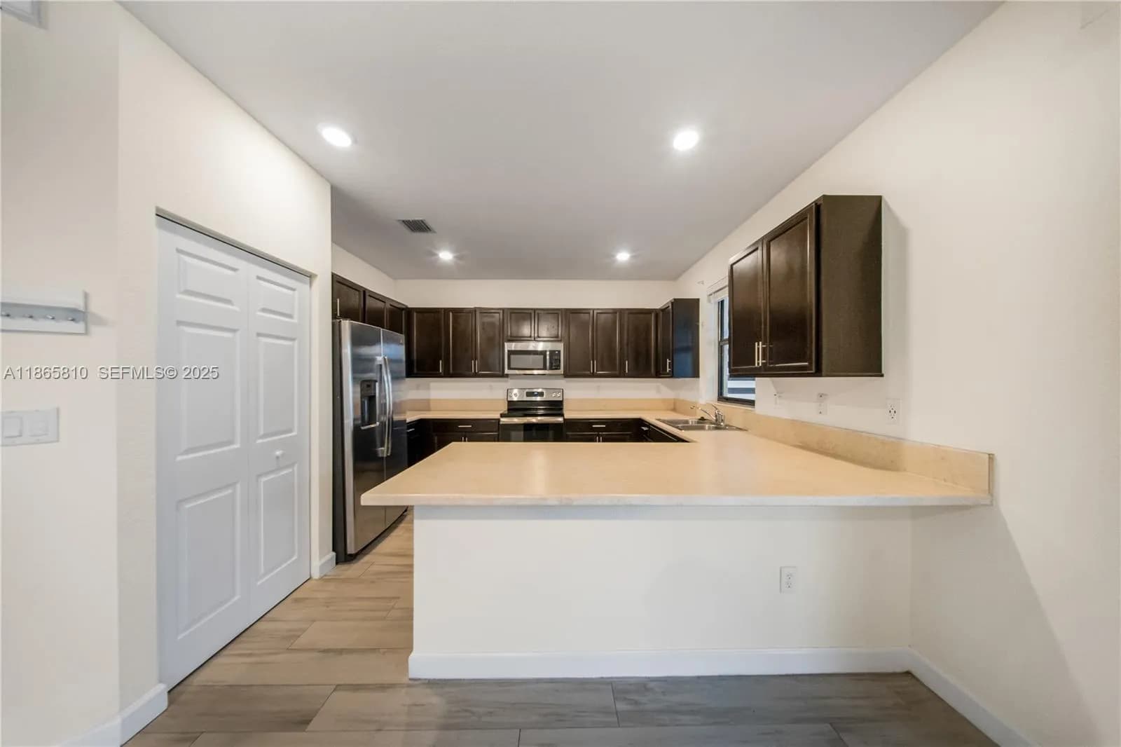 10521 W 35th Way, Hialeah FL 33018