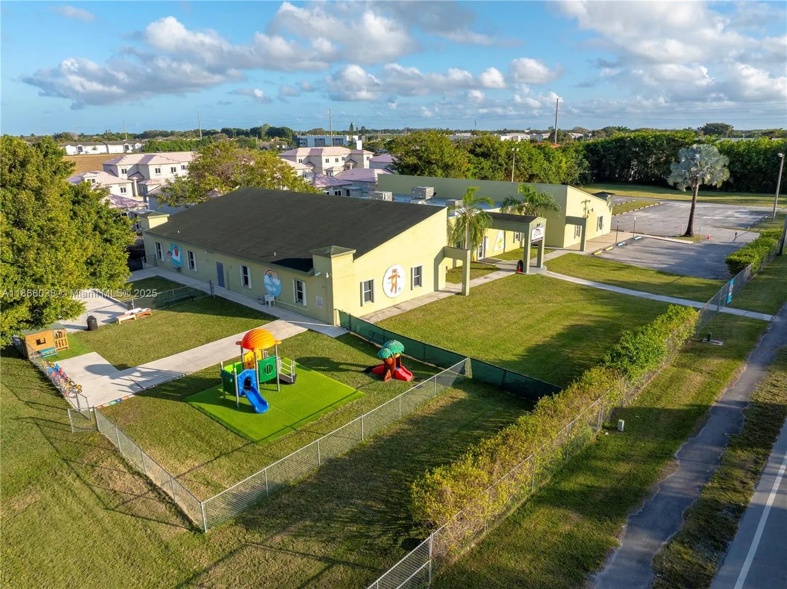 1200 NE 8th St, Homestead FL 33033