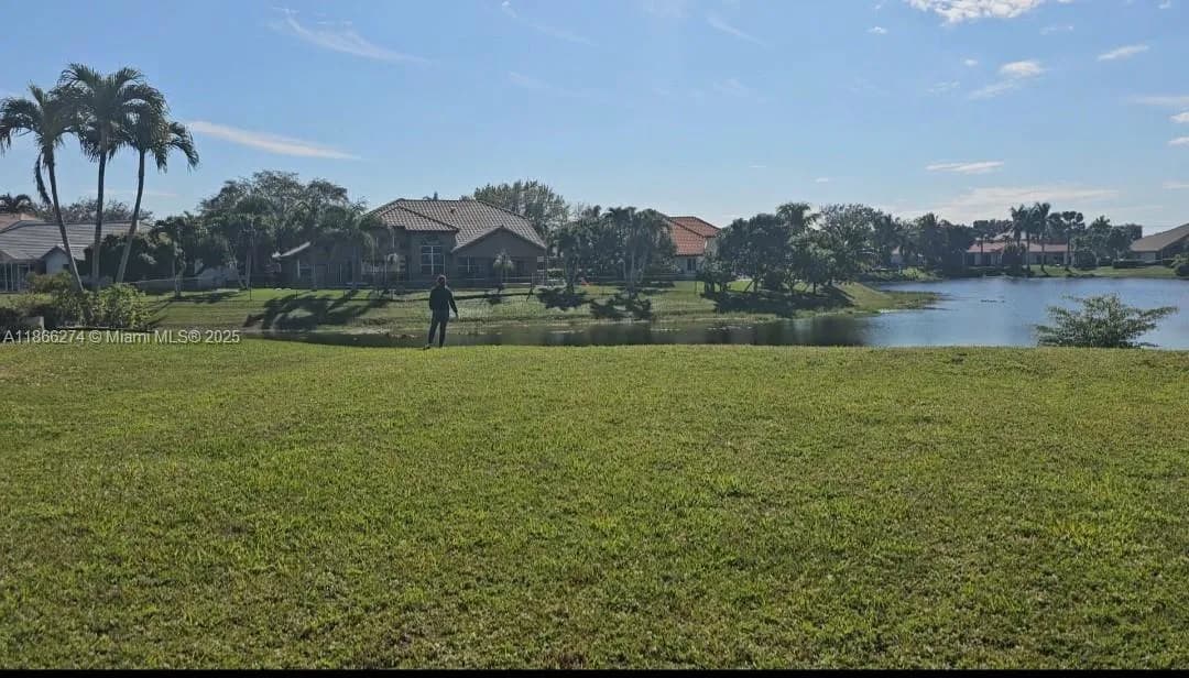 8280 NW 43 St, Coral Springs FL 33065