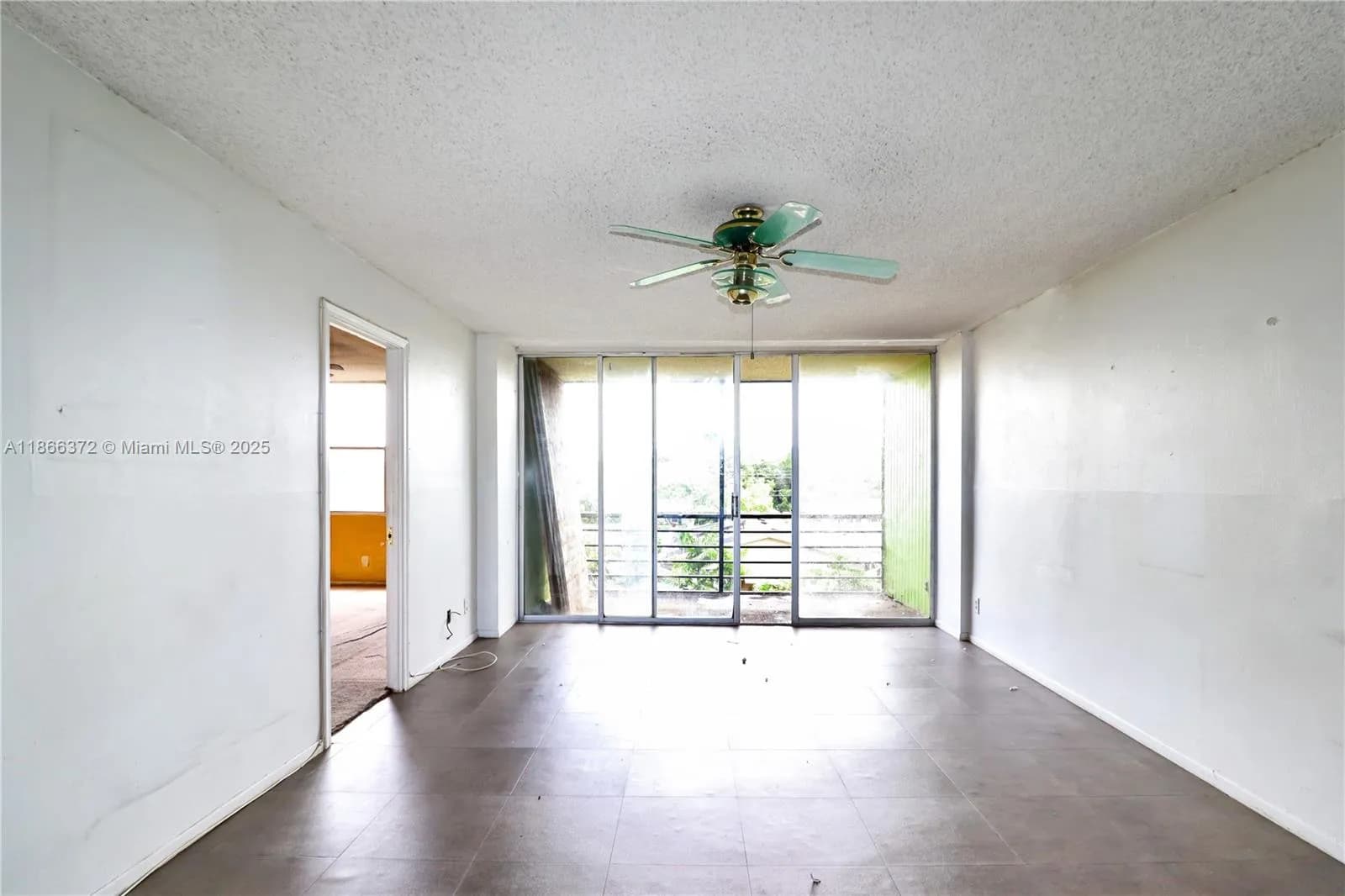 110 Royal Park Dr # 3C, Oakland Park FL 33309