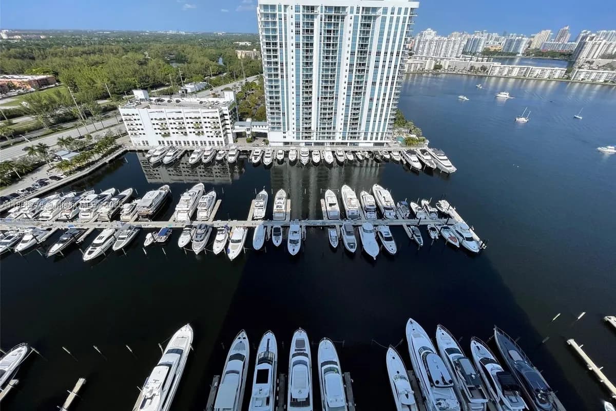 17211 Biscayne Blvd BS-27, North Miami Beach FL 33160