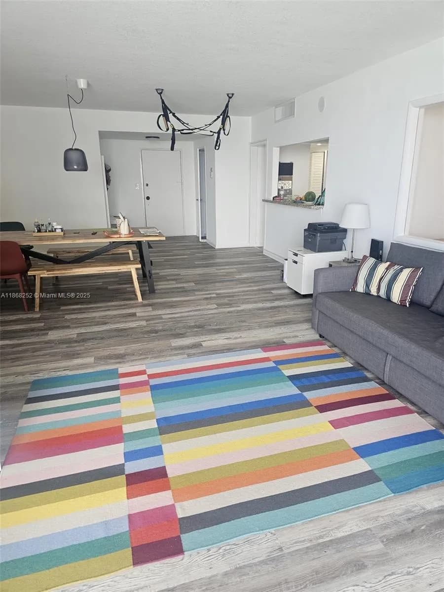 5825 Collins Ave # J, Miami Beach FL 33140