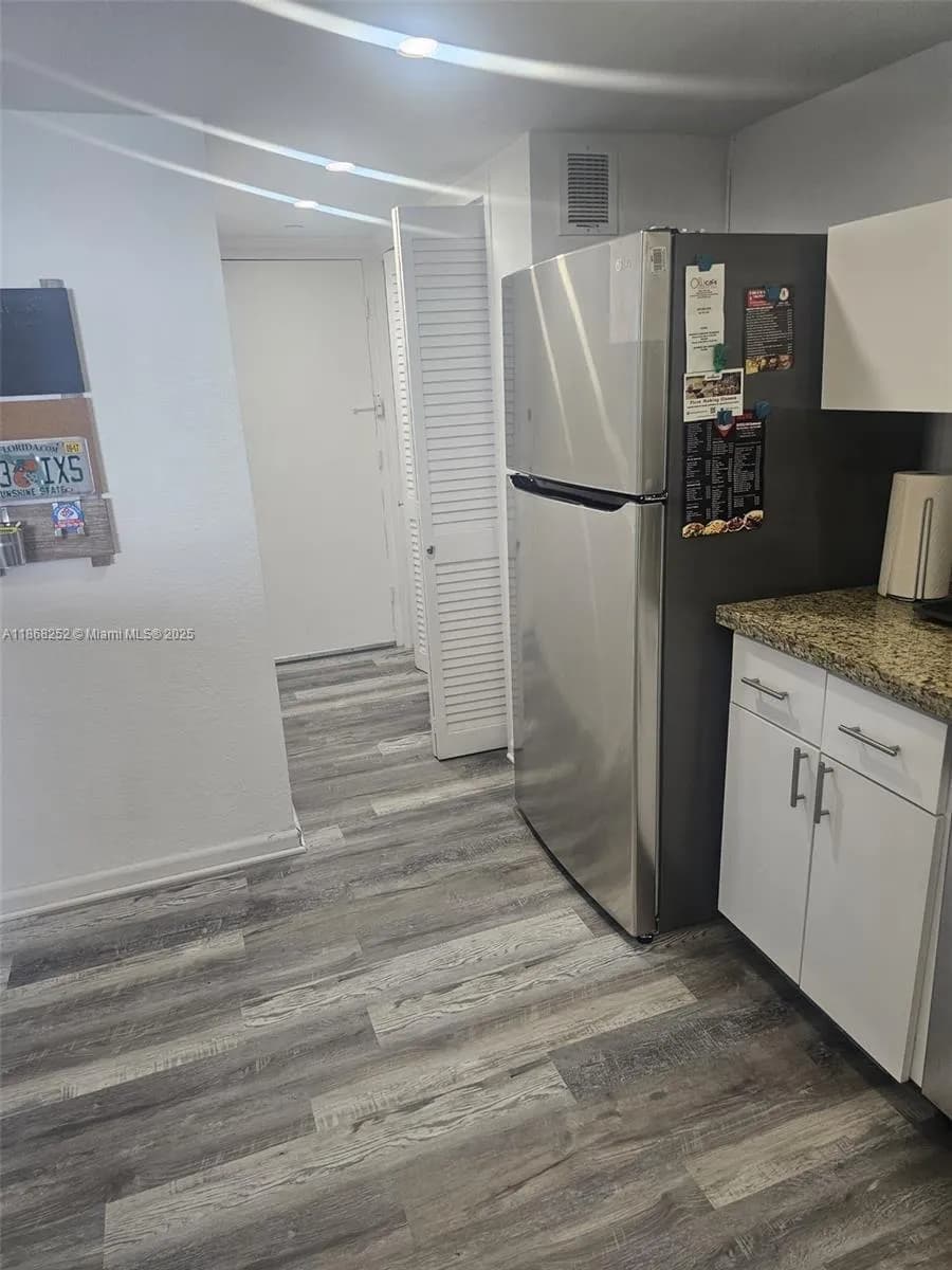 5825 Collins Ave # J, Miami Beach FL 33140