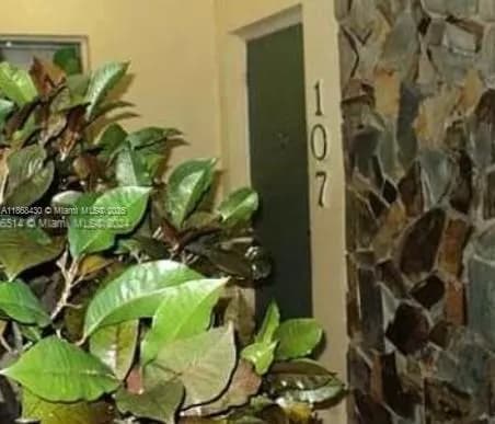 4800 NW 24th Ct # D107, Lauderdale Lakes FL 33313