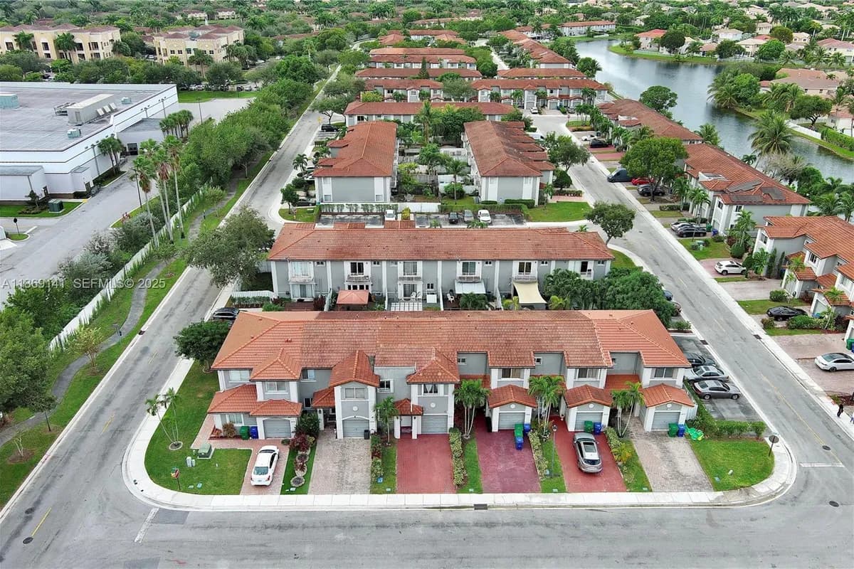 2872 SW 127th Way, Miramar FL 33027