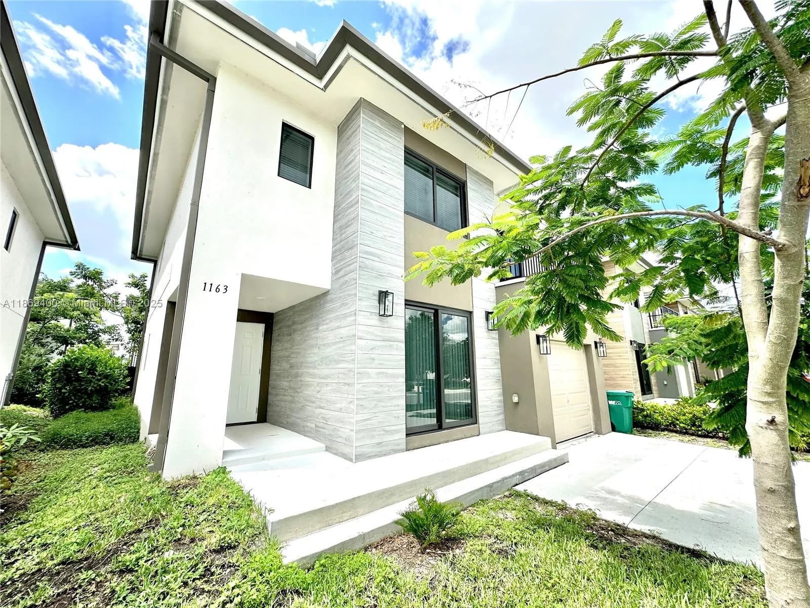 1163 NW 2nd St, Florida City FL 33034