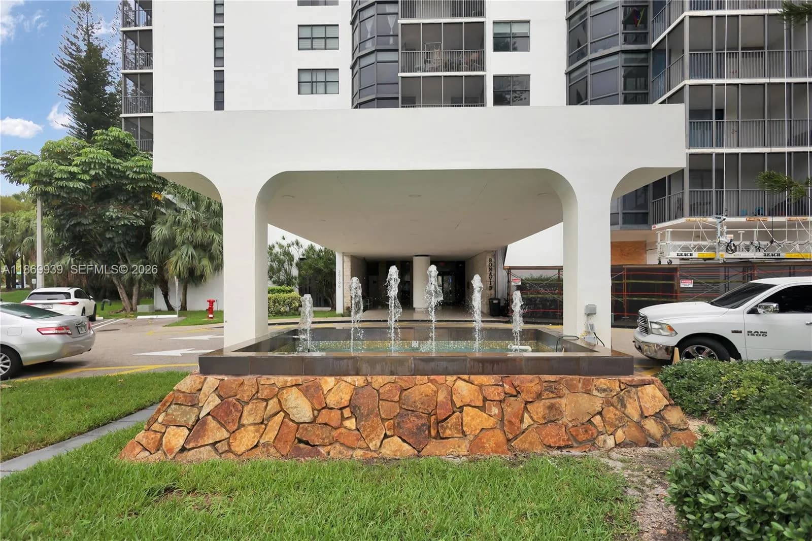 20100 W Country Club Dr # 405, Aventura FL 33180