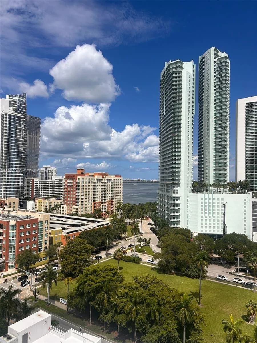 275 NE 18th St # 1610, Miami FL 33132