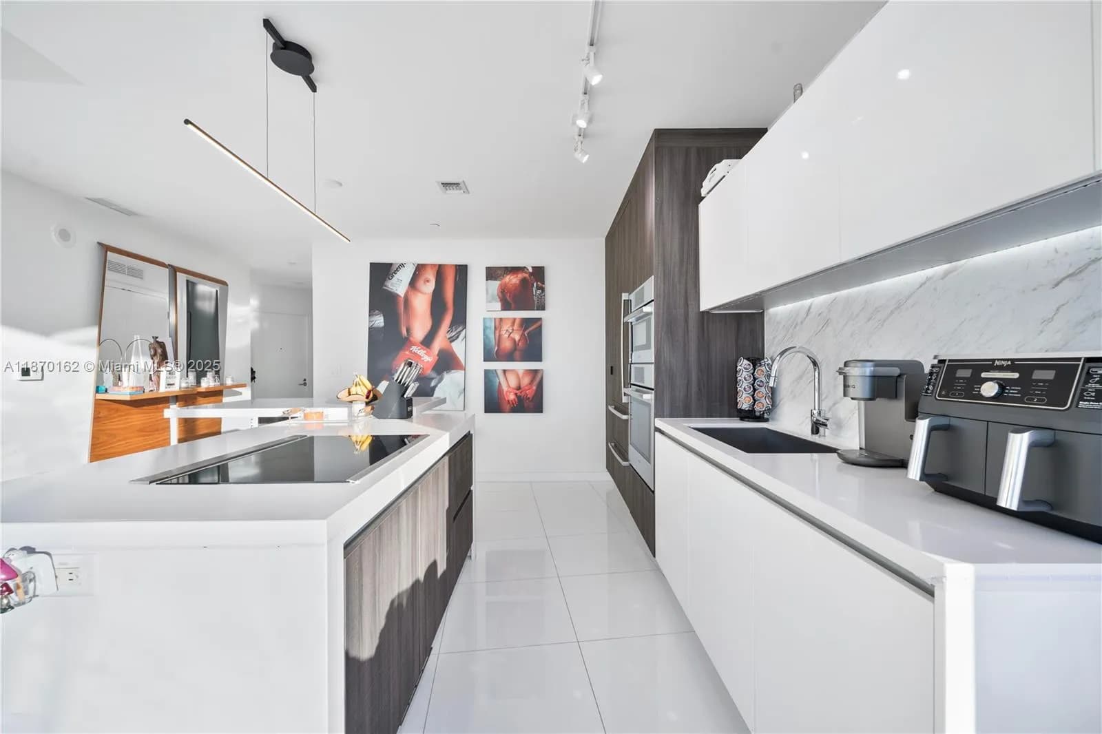 851 NE 1st Ave # 3910, Miami FL 33132