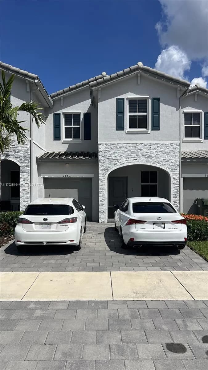 2649 SE 12th St, Homestead FL 33035