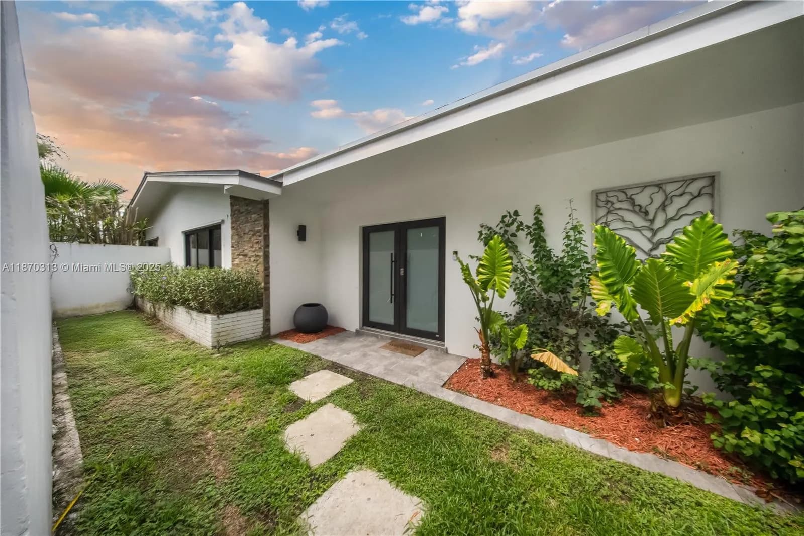 16900 SW 87th Ave, Palmetto Bay FL 33157