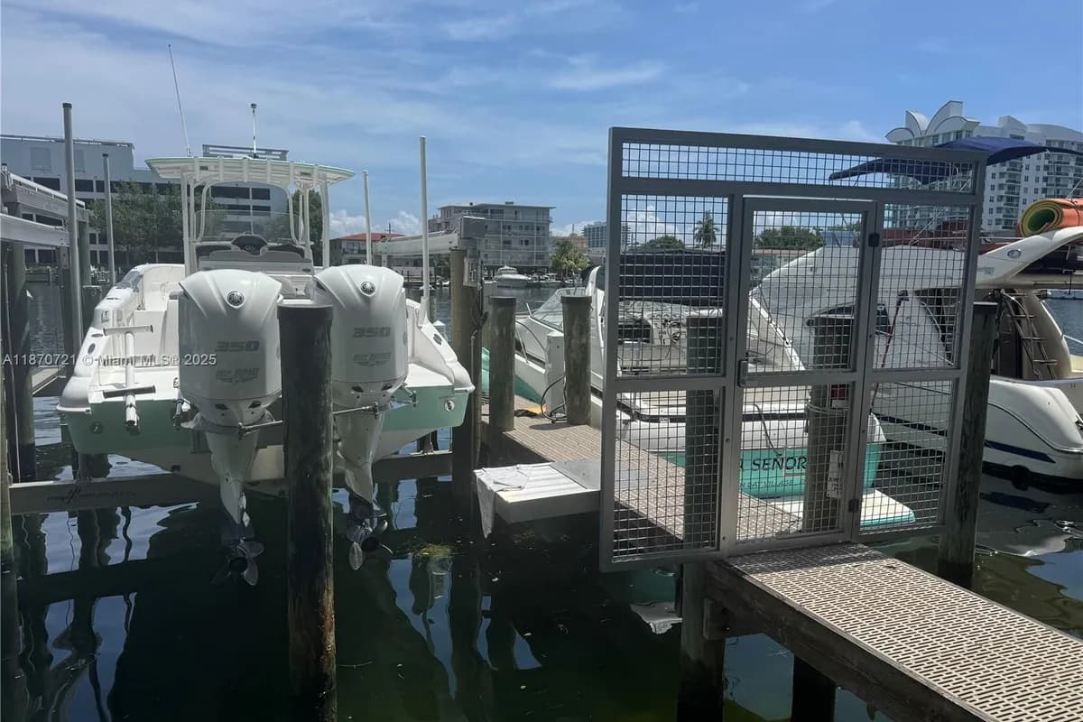 7929 W DR UNIT 6, North Bay Village FL 33141