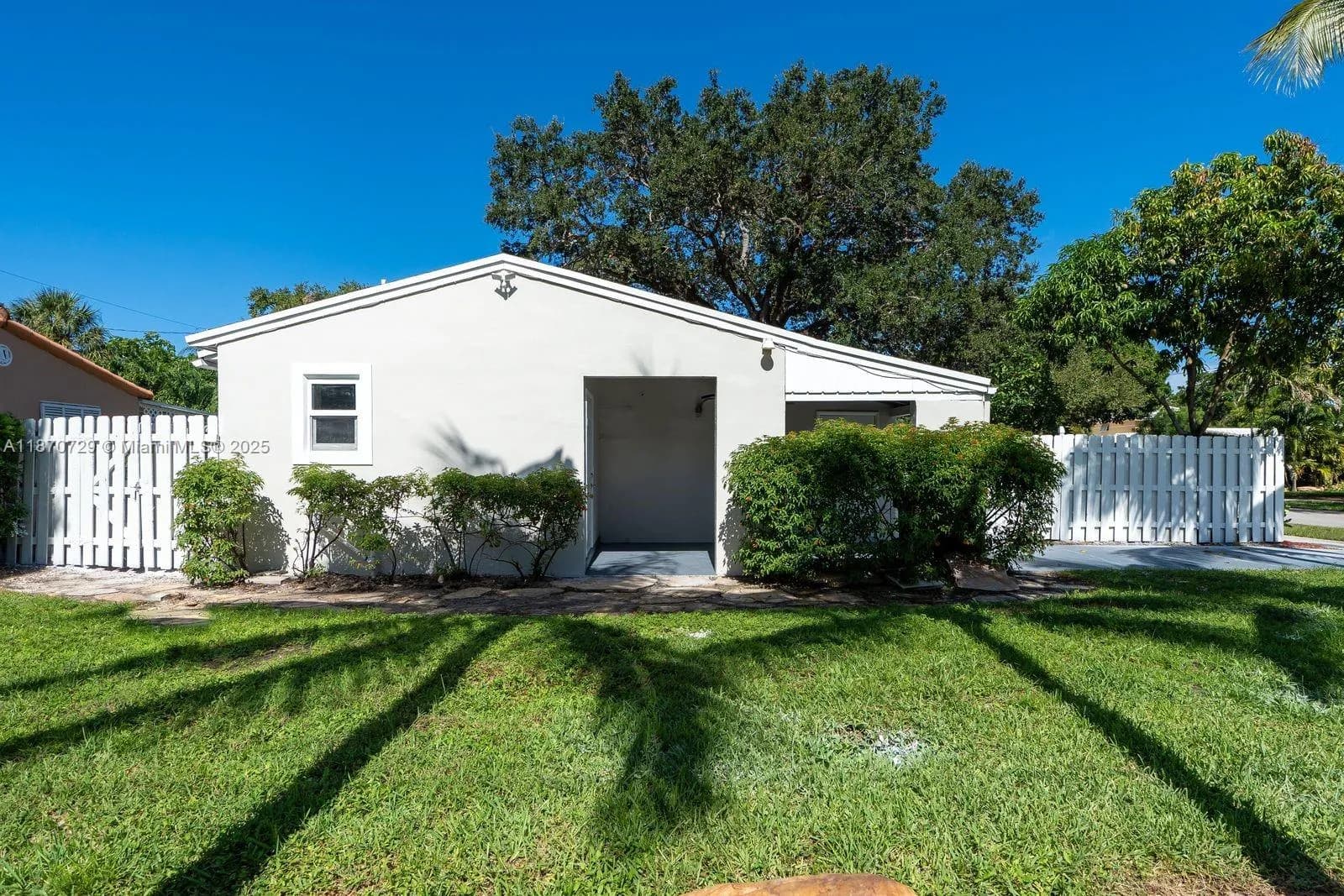 1121 SW 18th Ct, Fort Lauderdale FL 33315