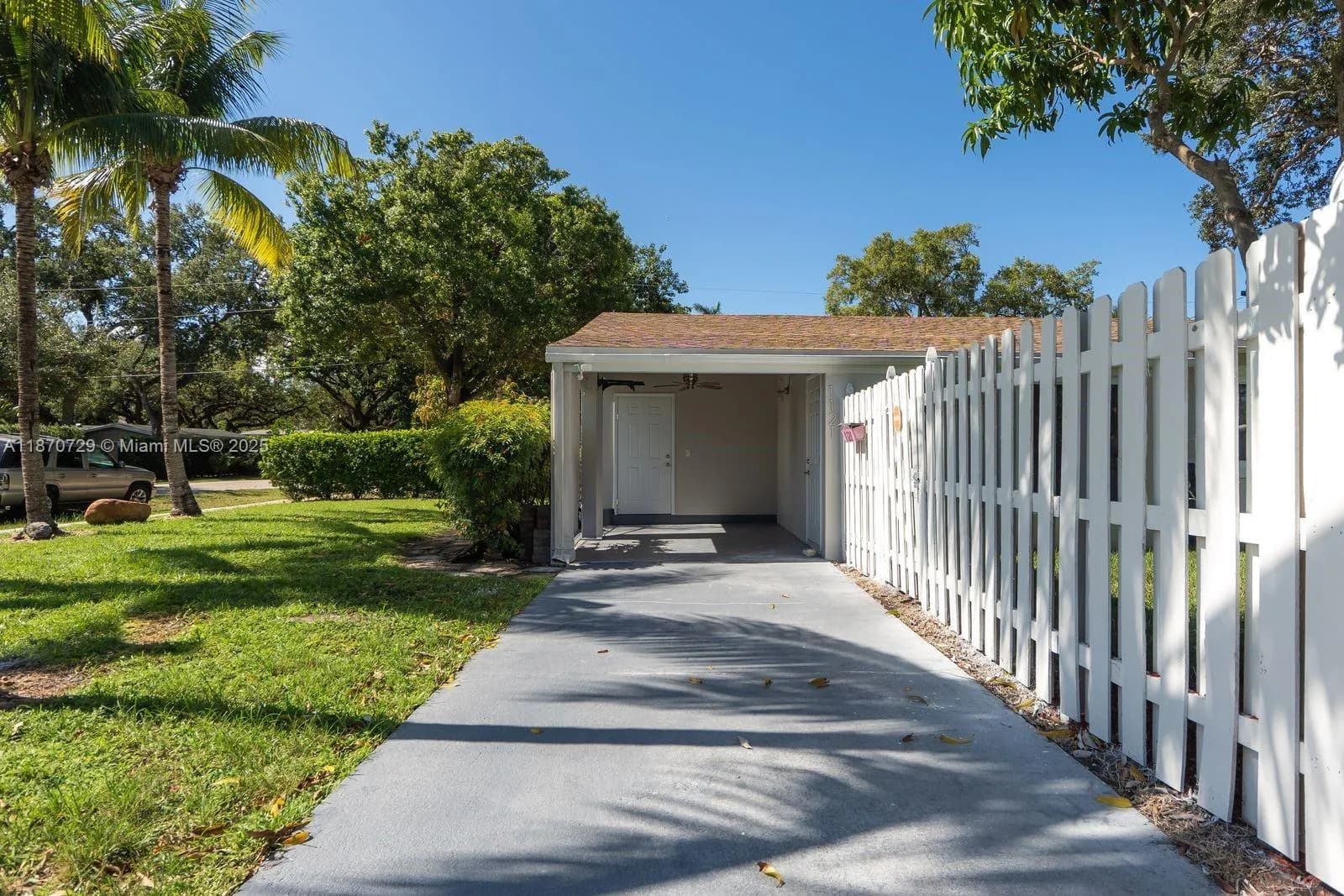 1121 SW 18th Ct, Fort Lauderdale FL 33315