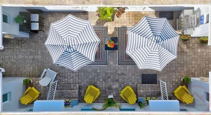 2710 N Ocean Dr, Hollywood FL 33019