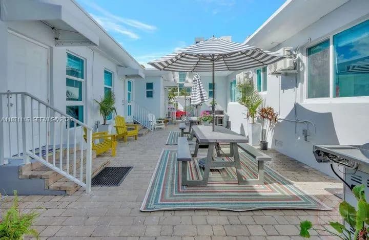 2710 N Ocean Dr, Hollywood FL 33019