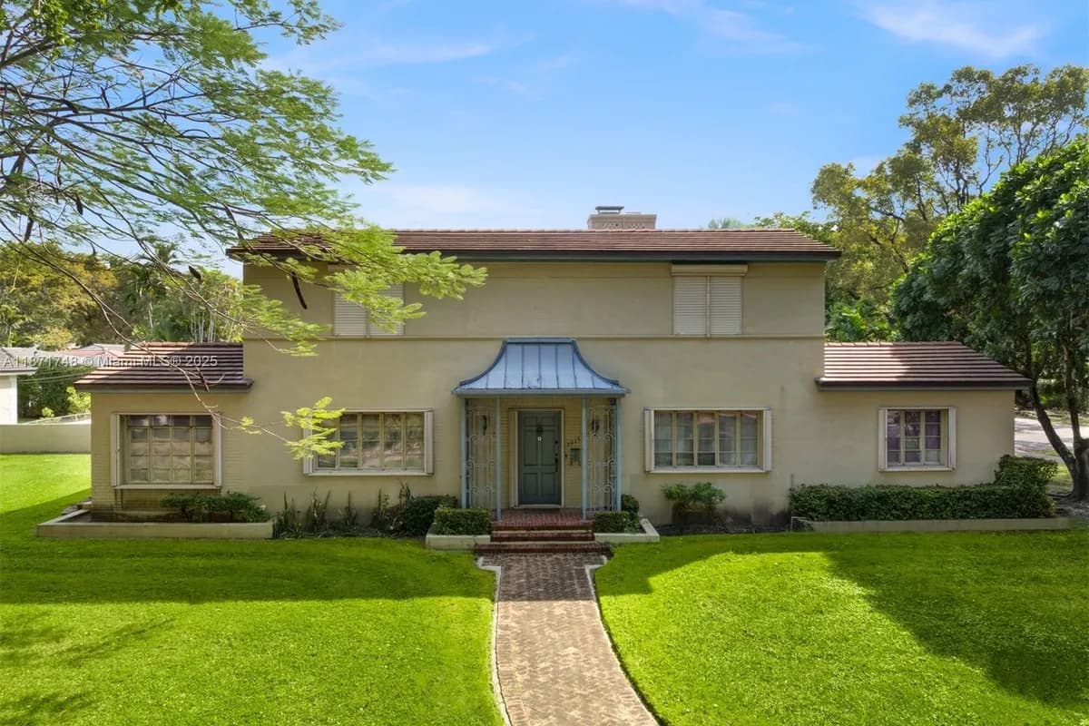 3015 Granada Blvd, Coral Gables FL 33134